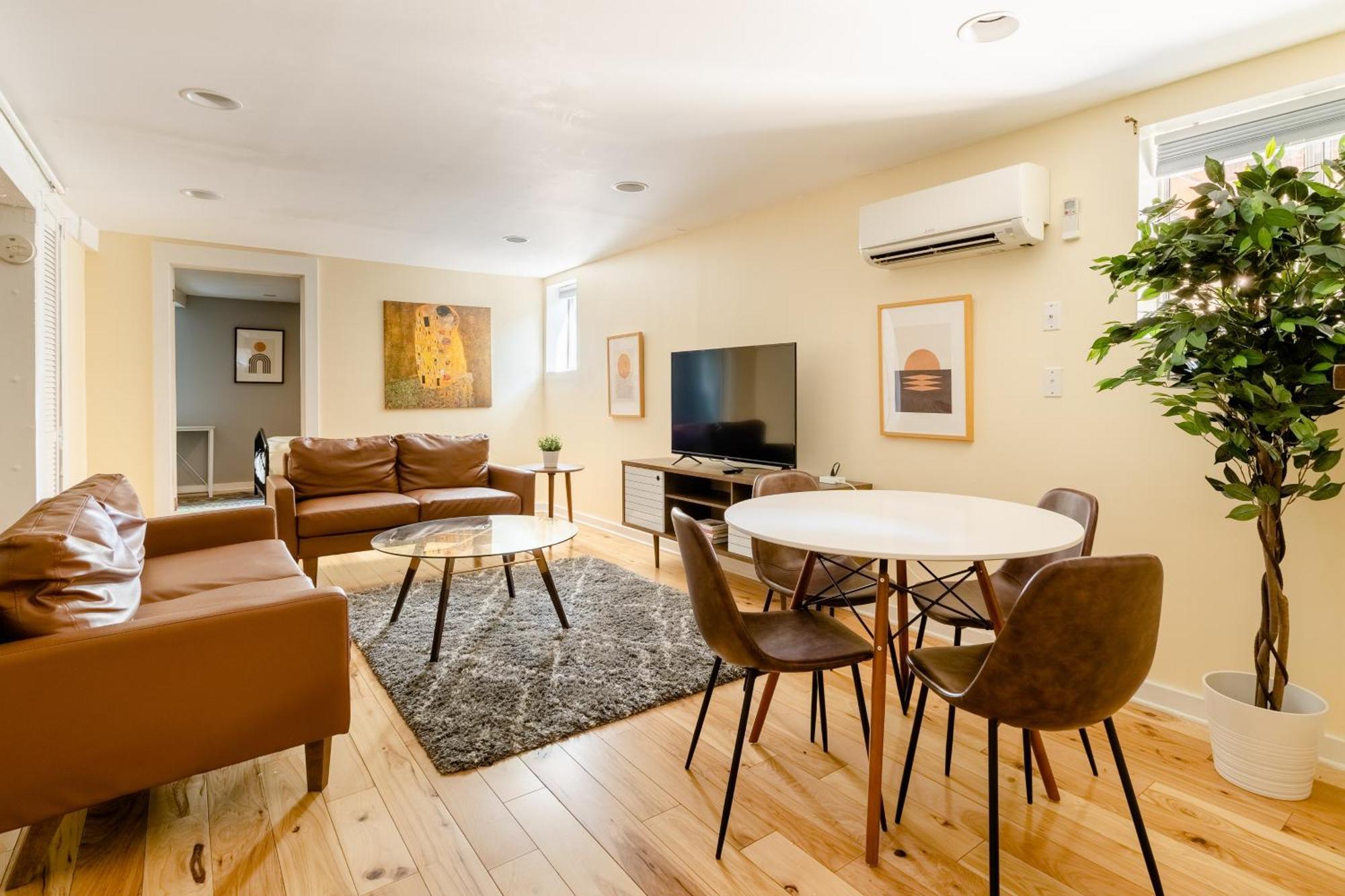 Collection - Buckman Bliss, Quiet Oasis Near Portland's Pulse